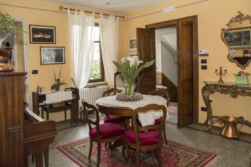 B&B Casa Carla Pinerolo Bagian luar foto