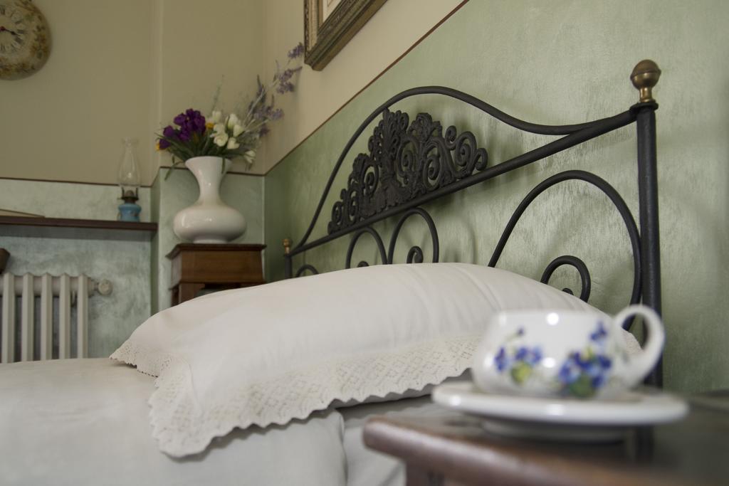 B&B Casa Carla Pinerolo Bagian luar foto