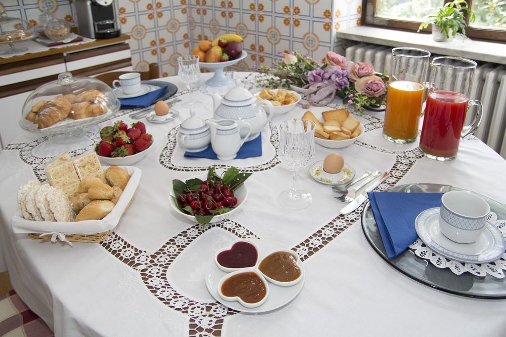 B&B Casa Carla Pinerolo Bagian luar foto